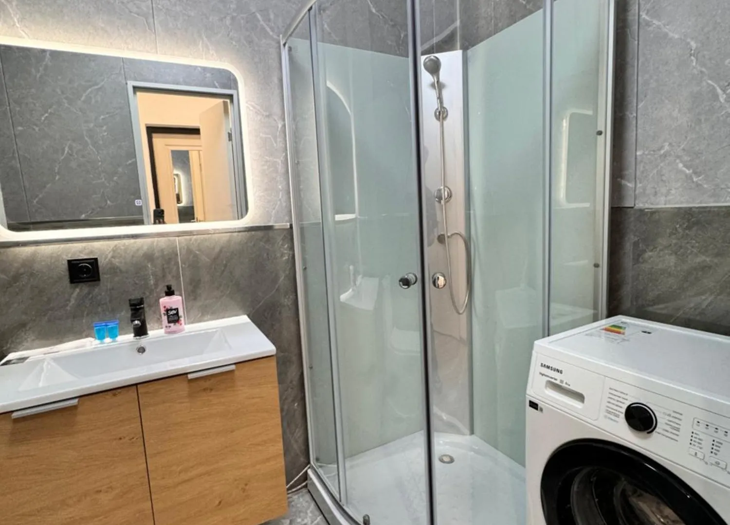 1 Комнатная Студия С Кинотеатром 1В Apartment Almaty